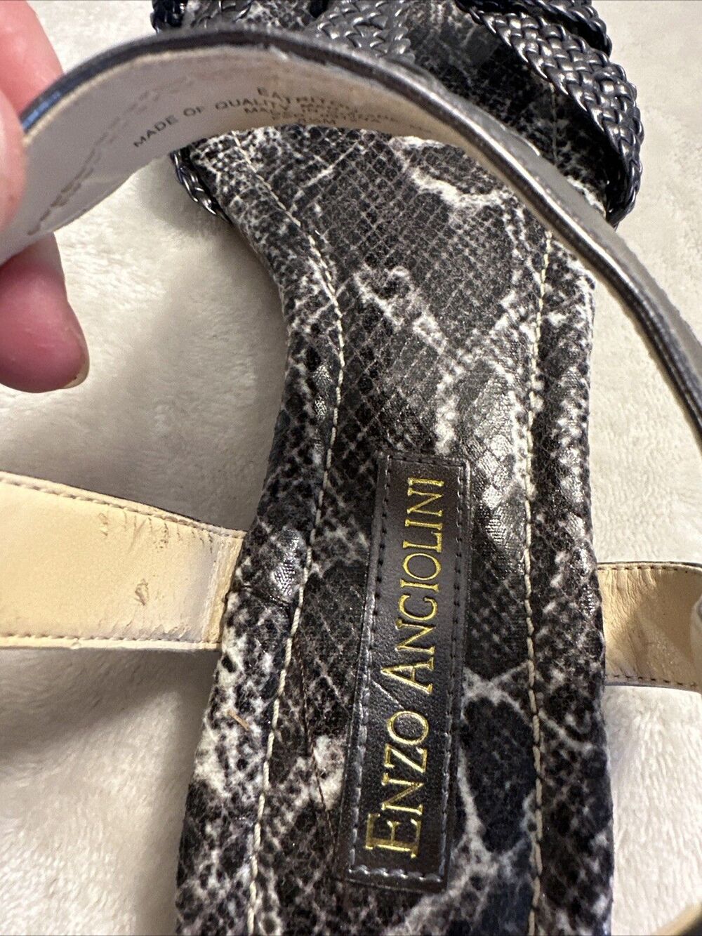 Enzo Angiolini Metallic Gray Leather Womens Strappy Sandal Size 8.5 Thong - Picture 8 of 10